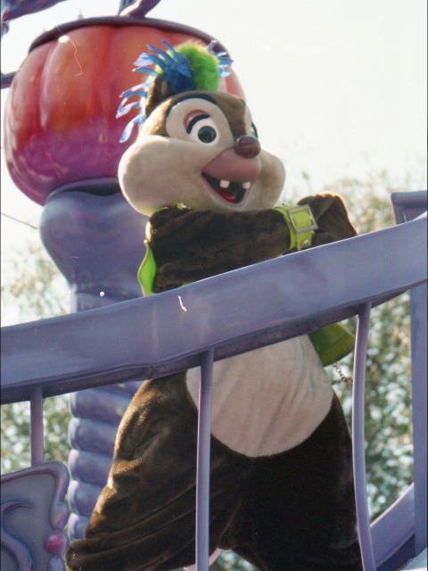 デール（ディズニー・ハロウィーン・パレード 2005）