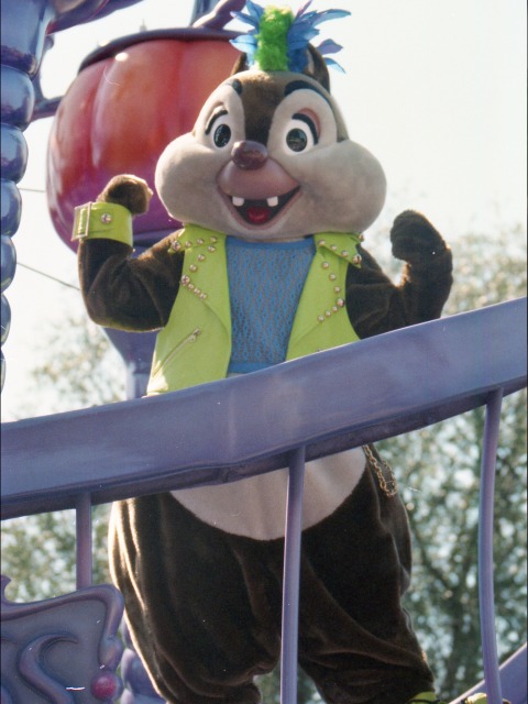 デール（ディズニー・ハロウィーン・パレード 2005）