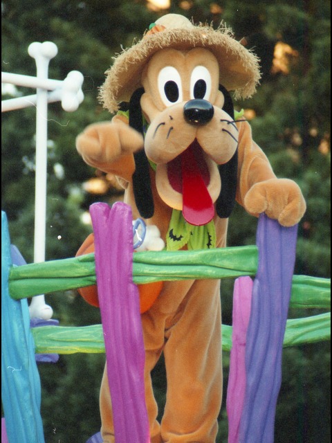 プルート（ディズニー・ハロウィーン・パレード 2005）