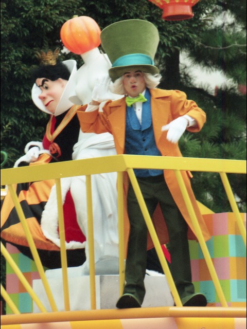 クイーン・オブ・ハートとマッドハッター（ディズニー・ハロウィーン・パレード 2005）