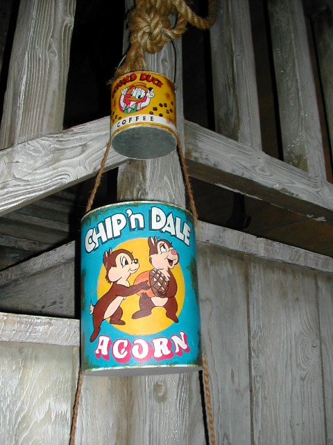 ドナルド缶とチップとデール缶（ドナルドのボートビルダー）