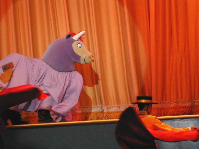 チップとデールの牛（ワンス・アポン・ア・マウス）