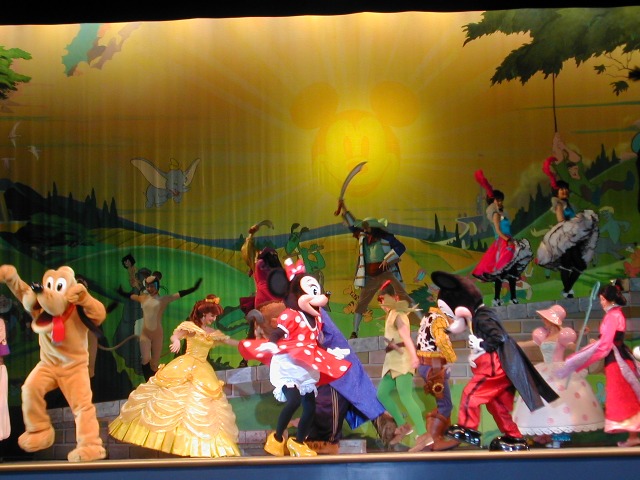 プルート、ベル、ミニー、ピーター・パン、ミッキー（ワンス・アポン・ア・マウス）