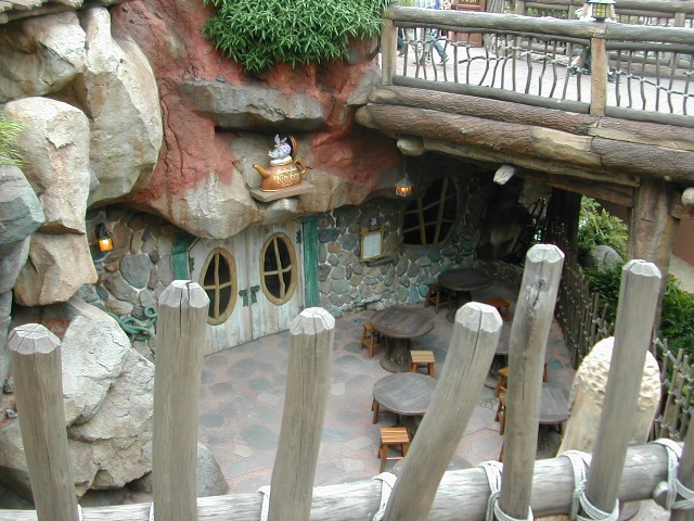 グランマ・サラのキッチン テラス席（クリッターカントリー）