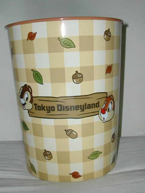 チップとデールのゴミ箱 裏