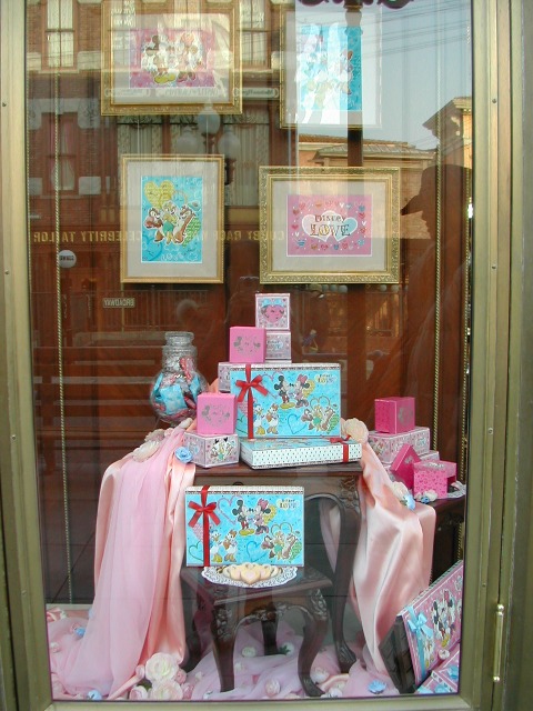 バレンタイン商品（マクダックス・デパートメントストア）