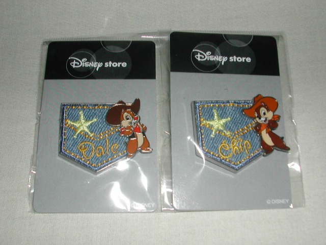 ジーンズのポケット型ピンバッジ チップとデール