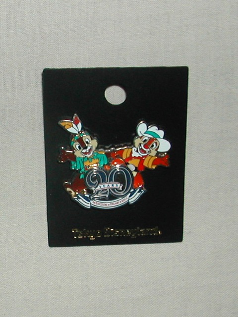 20周年ピンバッジ チップとデール