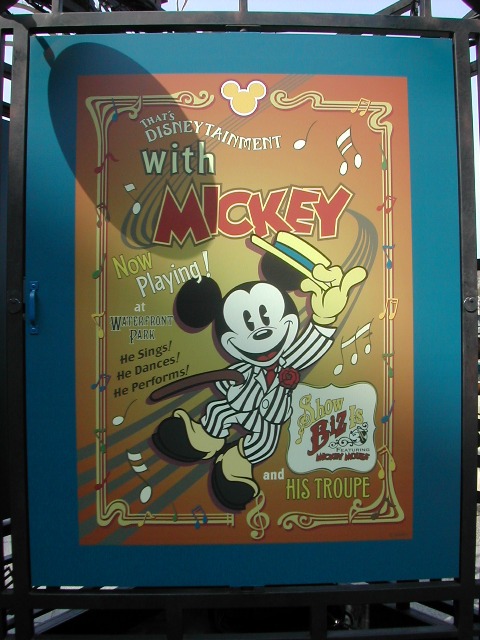 ミッキー看板（ザッツ・ディズニーテイメント）