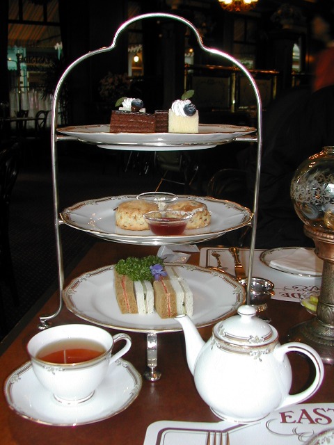 アフタヌーンティーセット（イーストサイド・カフェ）