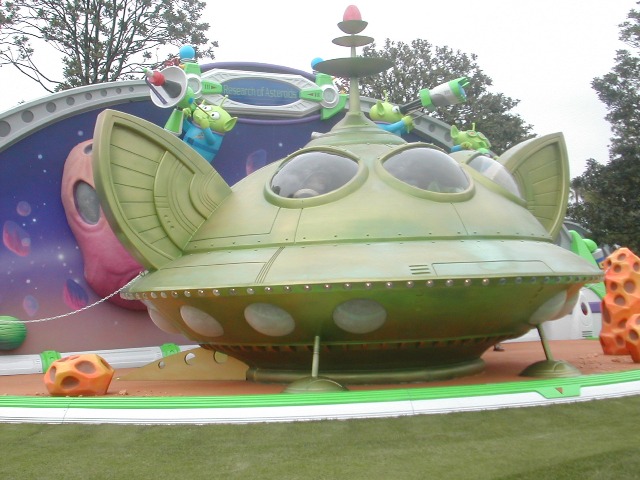 リトルグリーンメンの宇宙船（バズ・ライトイヤー夏の大作戦）