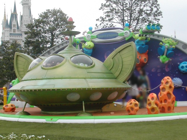 リトルグリーンメンの宇宙船（バズ・ライトイヤー夏の大作戦）