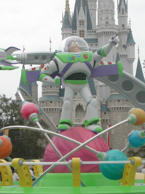 バズ・ライトイヤー（バズ・ライトイヤー夏の大作戦）