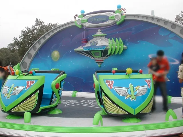 アストロブラスター試乗（バズ・ライトイヤー夏の大作戦）