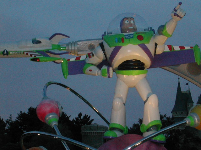 バズ・ライトイヤー（バズ・ライトイヤー夏の大作戦）