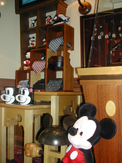ミッキーグッズ棚(タウンセンターファッション)