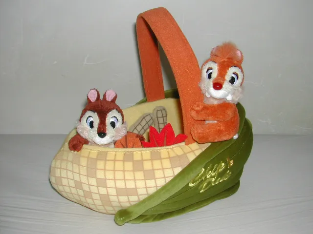 トウモロコシのカゴ チップとデール